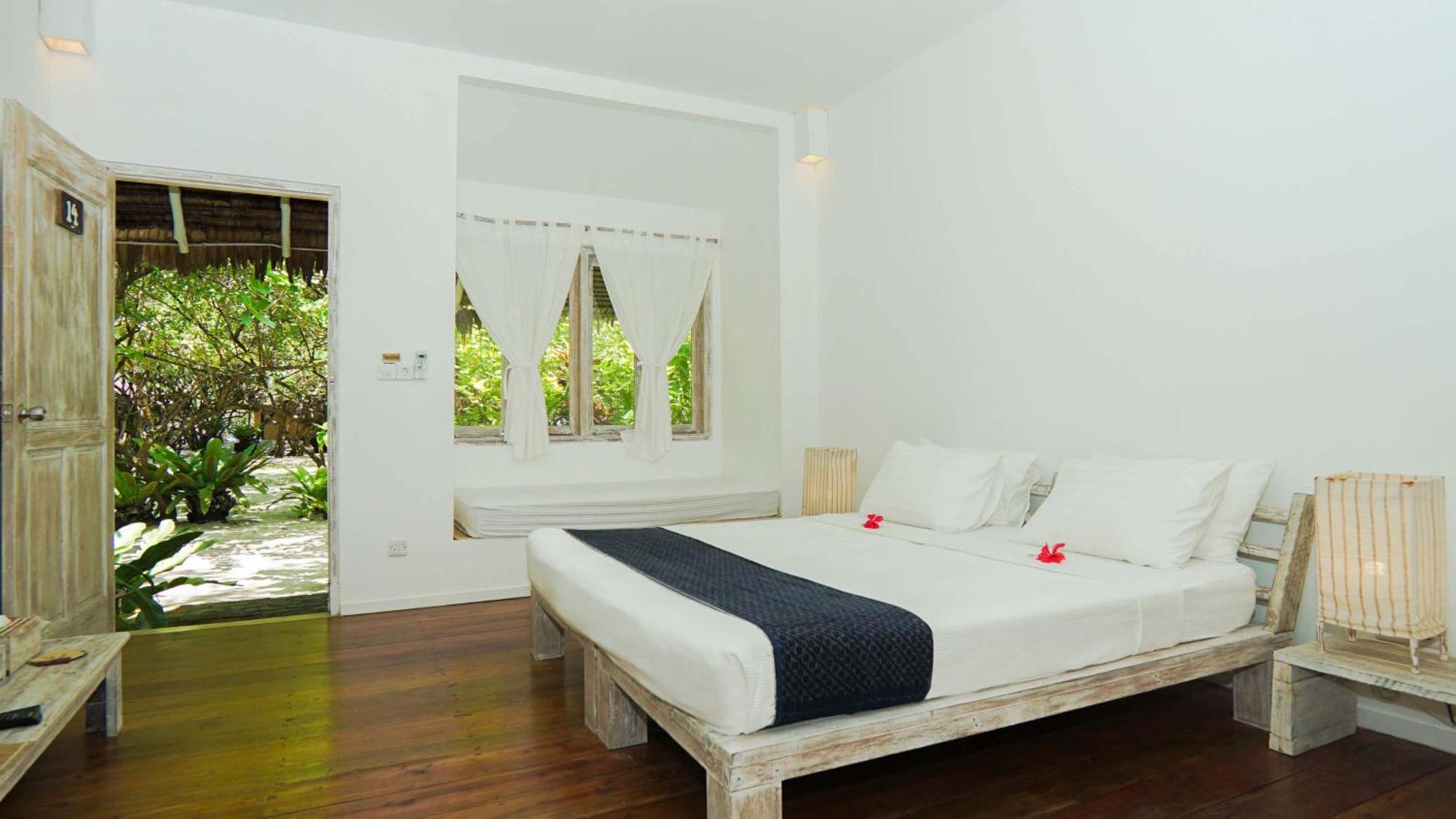 Trikora Beach Club&Resort Teluk Bakau Exterior foto