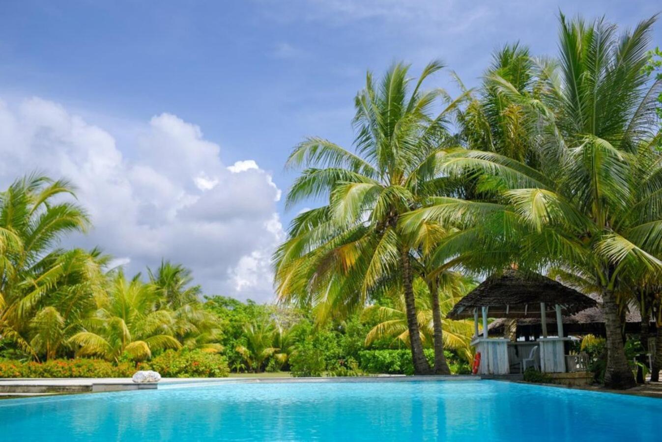 Trikora Beach Club&Resort Teluk Bakau Exterior foto