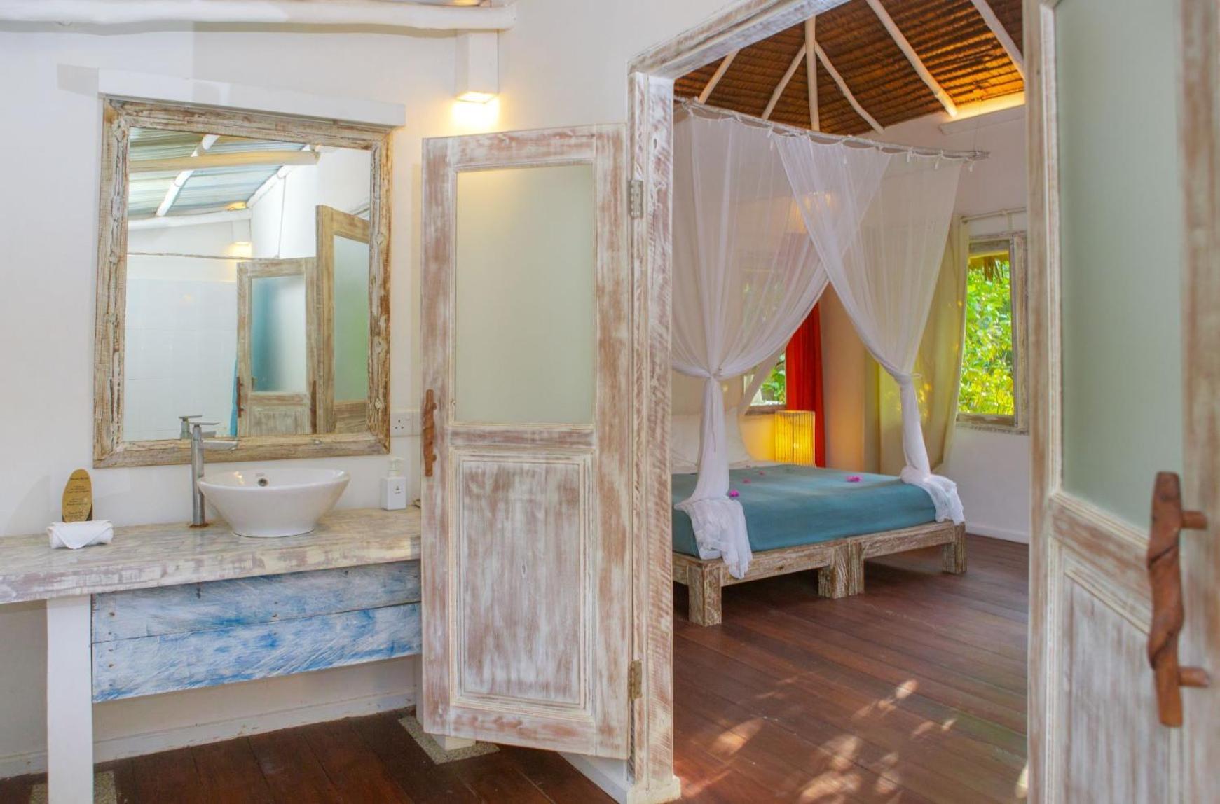 Trikora Beach Club&Resort Teluk Bakau Exterior foto